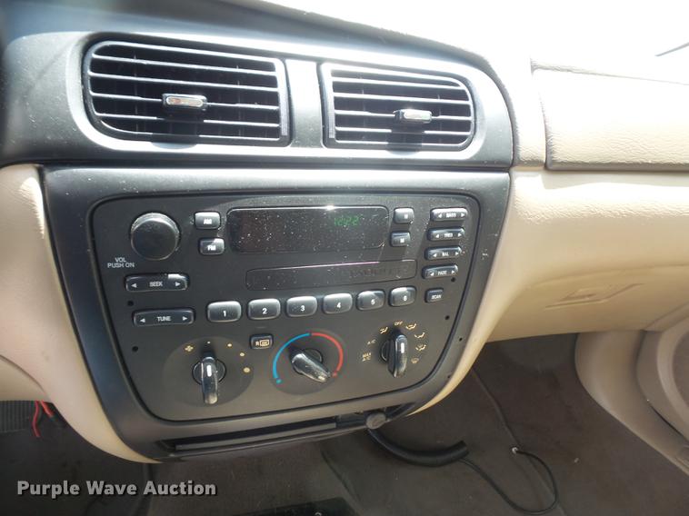 image for item DE1680 2001 Ford Taurus LX