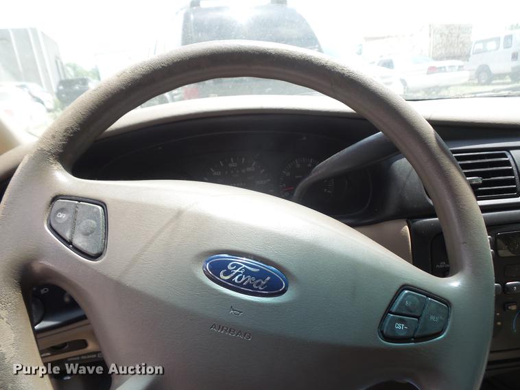image for item DE1680 2001 Ford Taurus LX