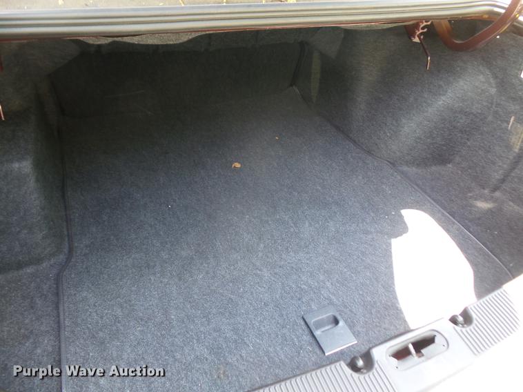 image for item DE1680 2001 Ford Taurus LX