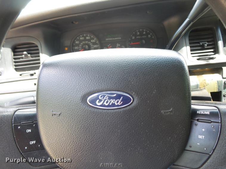 image for item DE1681 2008 Ford Crown Victoria Police Interceptor