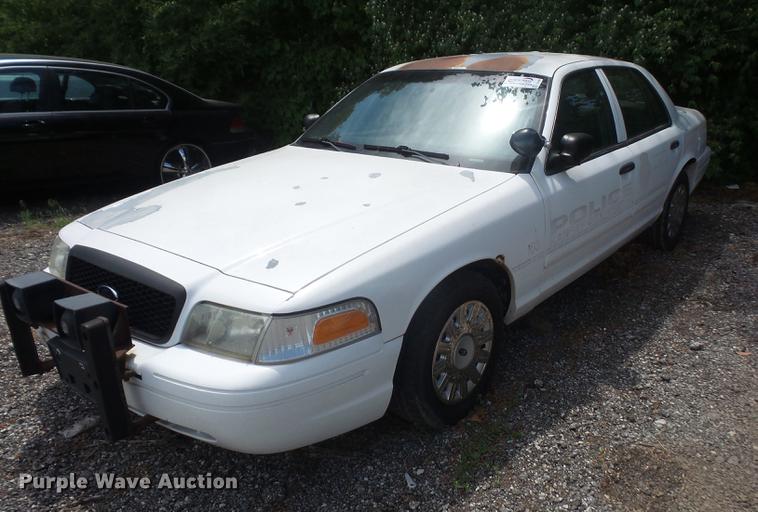 image for item DE1682 2005 Ford Crown Victoria Police Interceptor