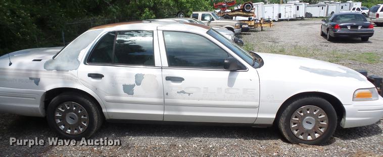 image for item DE1682 2005 Ford Crown Victoria Police Interceptor