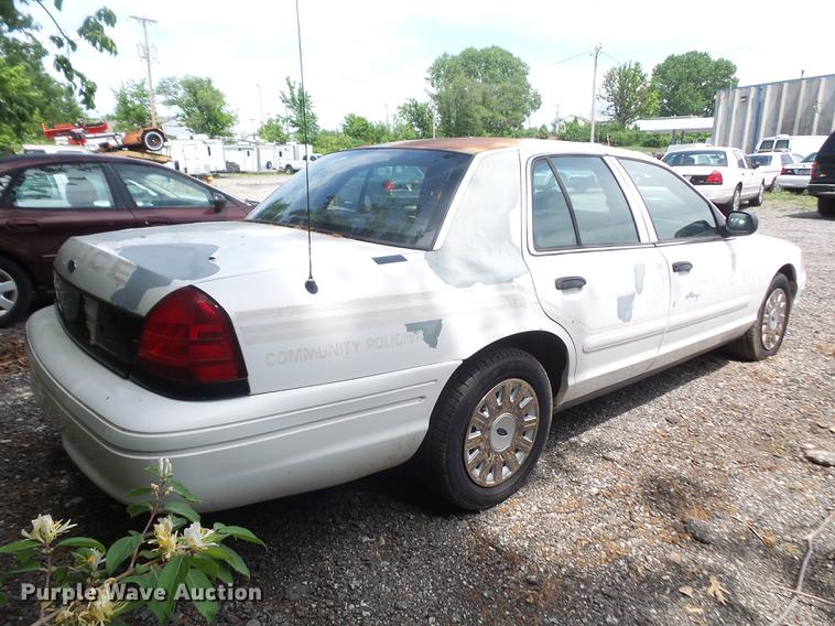 image for item DE1682 2005 Ford Crown Victoria Police Interceptor