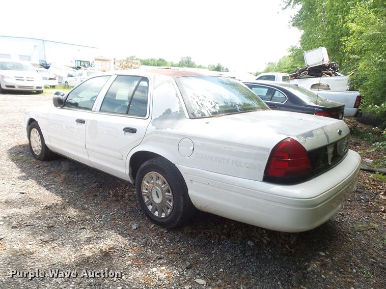 image for item DE1682 2005 Ford Crown Victoria Police Interceptor