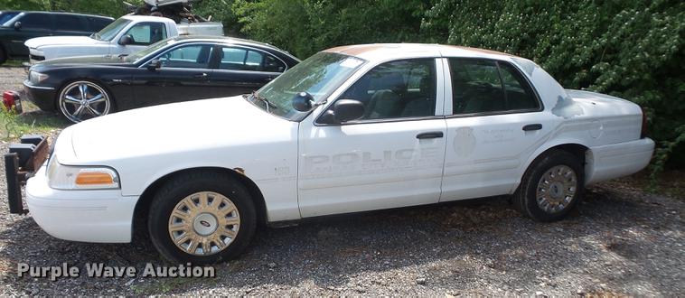 image for item DE1682 2005 Ford Crown Victoria Police Interceptor
