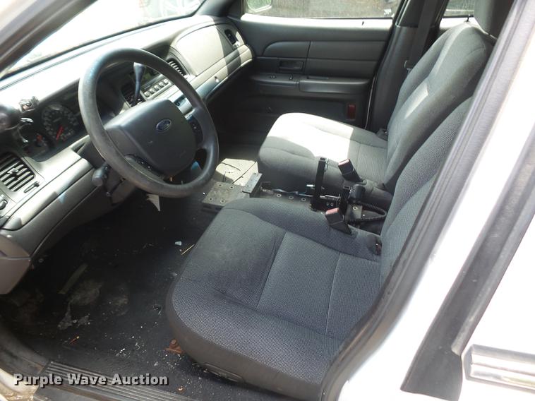 image for item DE1682 2005 Ford Crown Victoria Police Interceptor