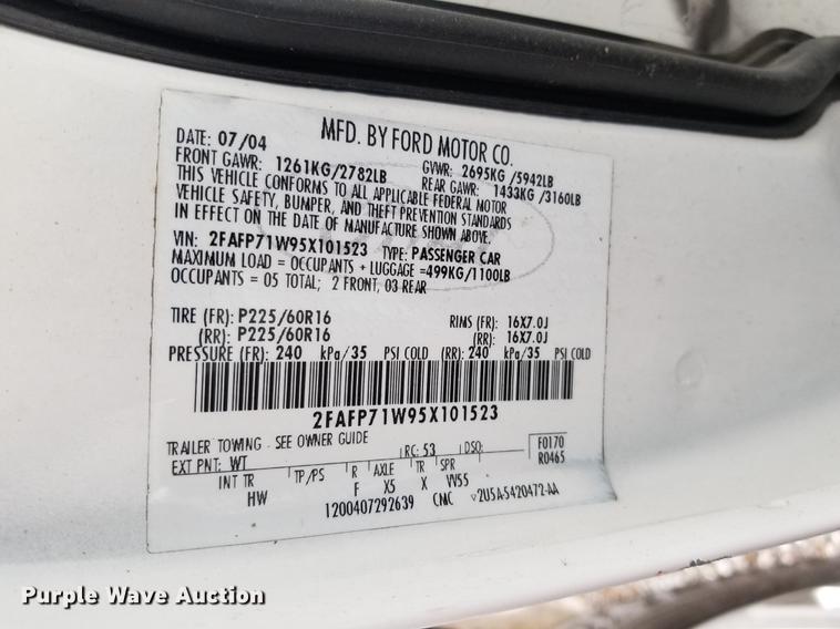 image for item DE1682 2005 Ford Crown Victoria Police Interceptor