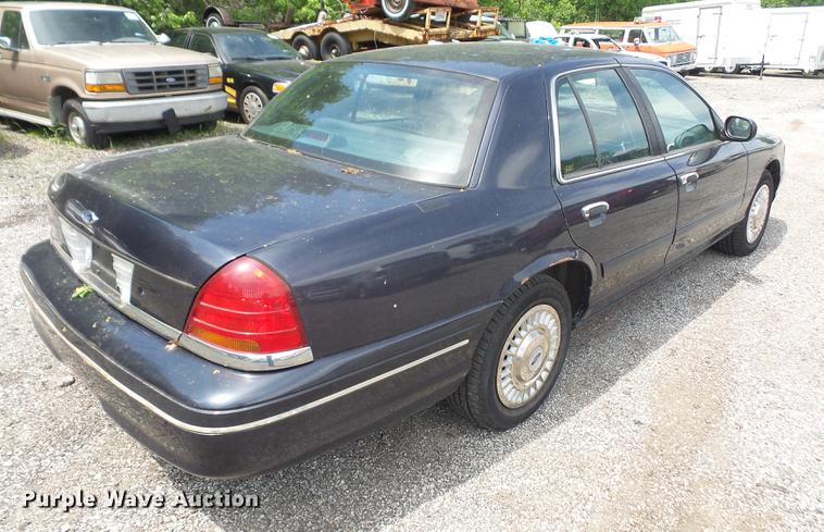 image for item DE1683 2001 Ford Crown Victoria Police Interceptor