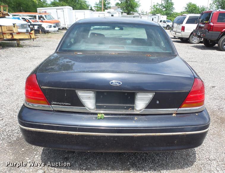 image for item DE1683 2001 Ford Crown Victoria Police Interceptor
