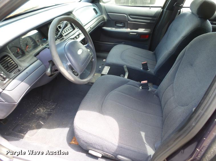 image for item DE1683 2001 Ford Crown Victoria Police Interceptor