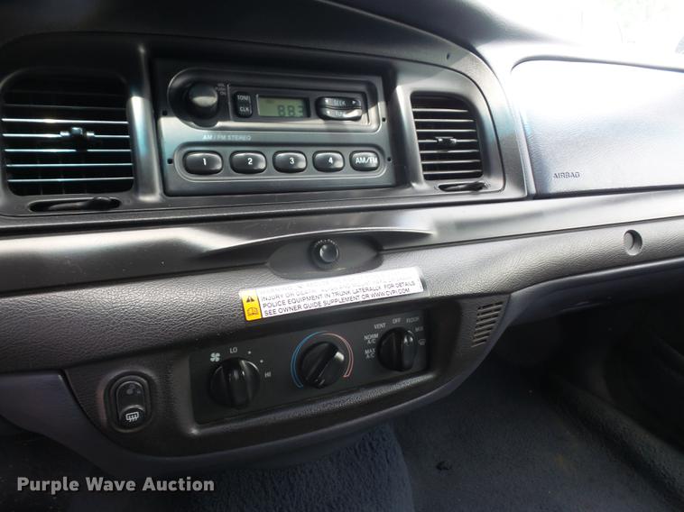 image for item DE1683 2001 Ford Crown Victoria Police Interceptor