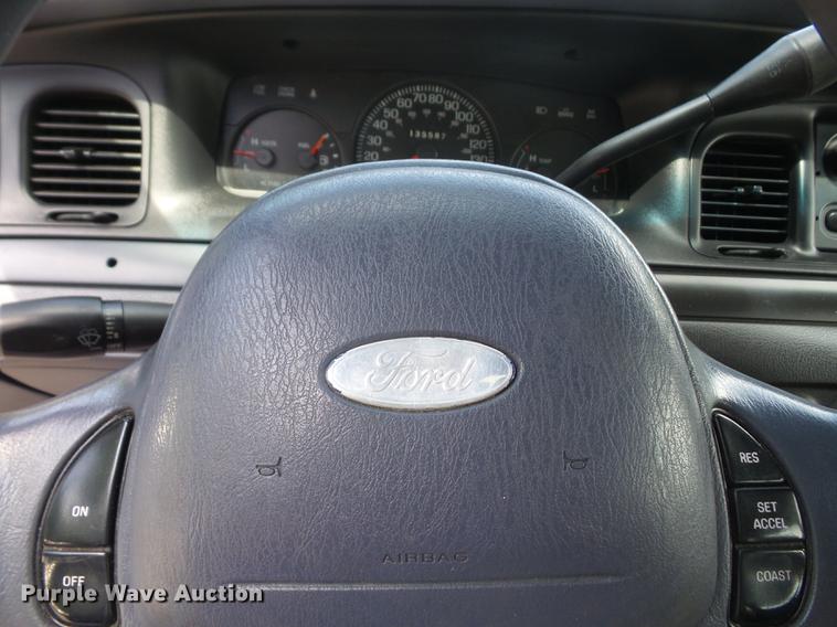 image for item DE1683 2001 Ford Crown Victoria Police Interceptor