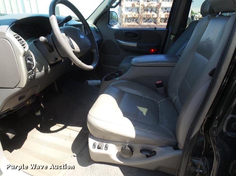 image for item DE1686 2001 Ford F150 SuperCrew pickup truck