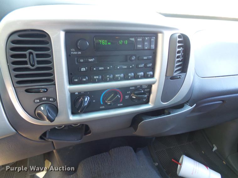 image for item DE1686 2001 Ford F150 SuperCrew pickup truck