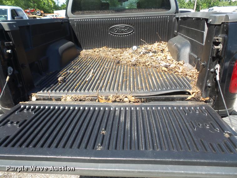 image for item DE1686 2001 Ford F150 SuperCrew pickup truck