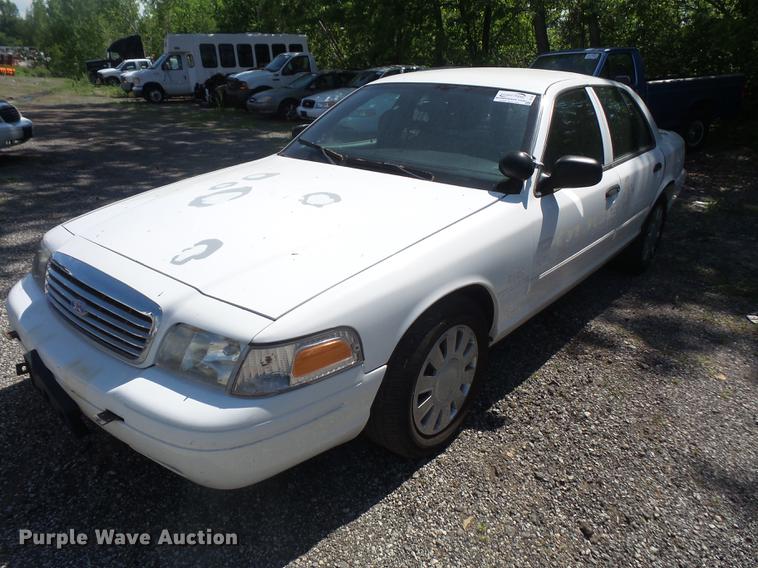 image for item DE1687 2011 Ford Crown Victoria Police Interceptor