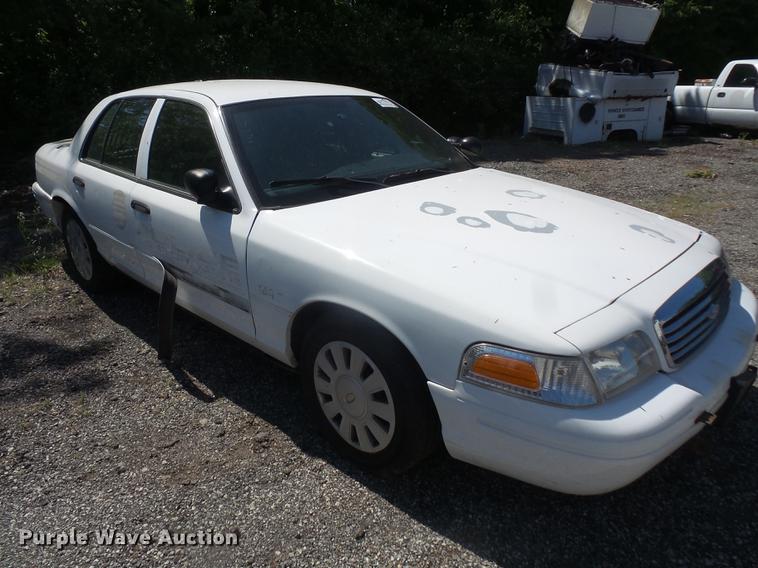 image for item DE1687 2011 Ford Crown Victoria Police Interceptor