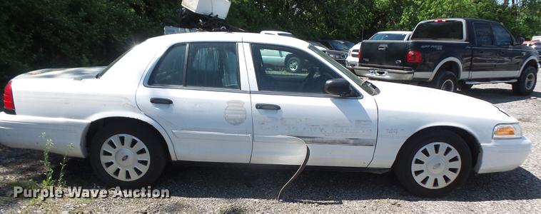 image for item DE1687 2011 Ford Crown Victoria Police Interceptor