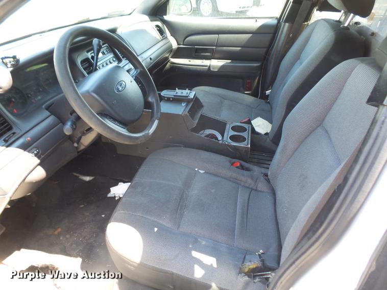 image for item DE1687 2011 Ford Crown Victoria Police Interceptor