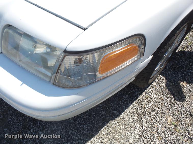 image for item DE1687 2011 Ford Crown Victoria Police Interceptor