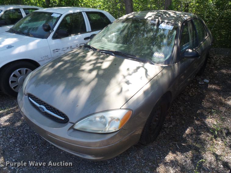 image for item DE1689 2002 Ford Taurus