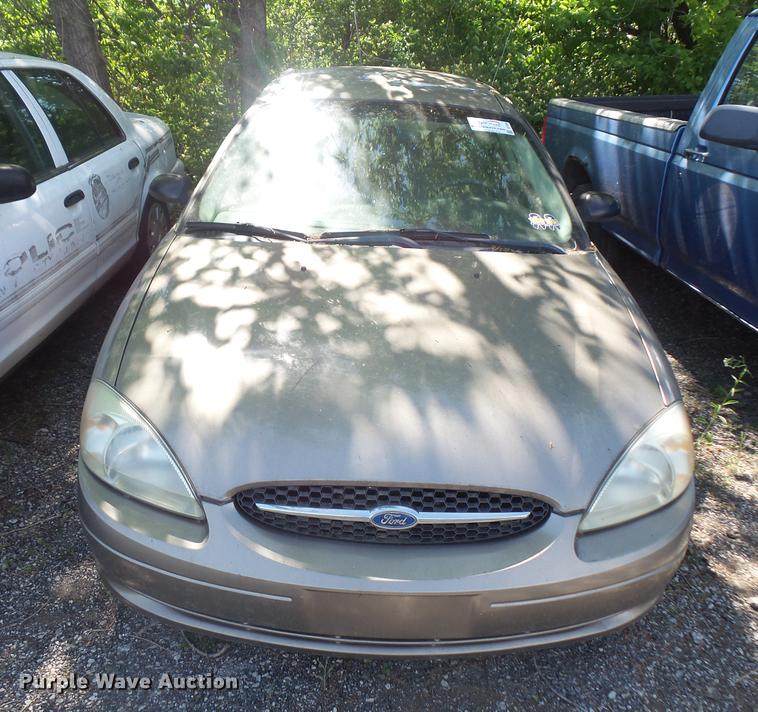 image for item DE1689 2002 Ford Taurus