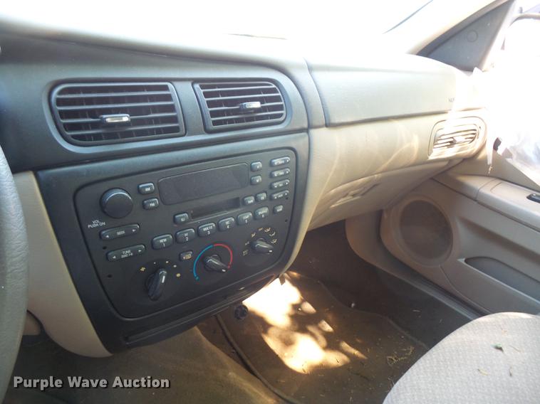 image for item DE1689 2002 Ford Taurus