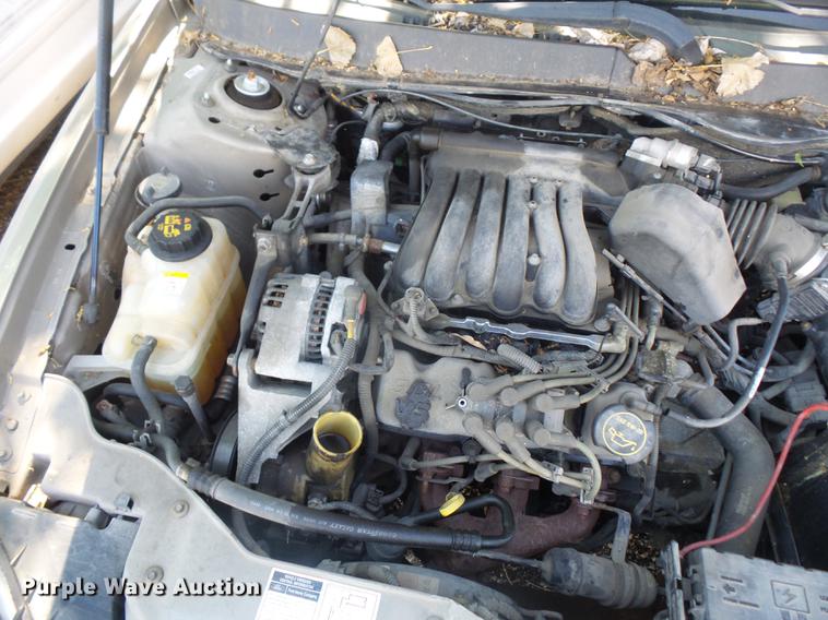 image for item DE1689 2002 Ford Taurus