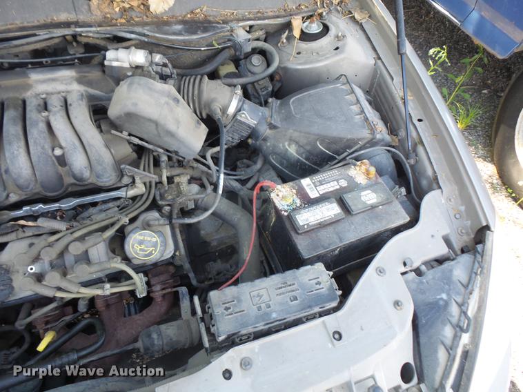 image for item DE1689 2002 Ford Taurus