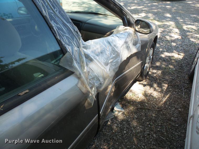 image for item DE1689 2002 Ford Taurus