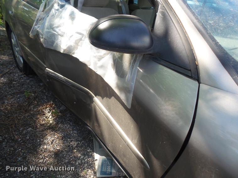 image for item DE1689 2002 Ford Taurus