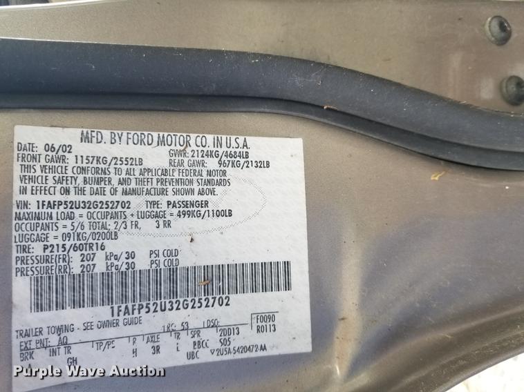 image for item DE1689 2002 Ford Taurus