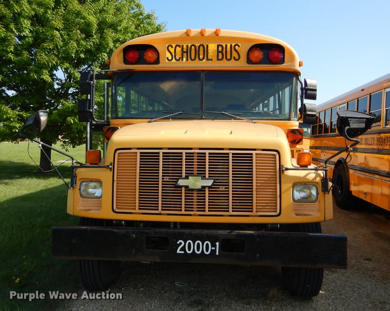 image for item DE1692 2000 Chevrolet C7H064 Blue Bird school bus
