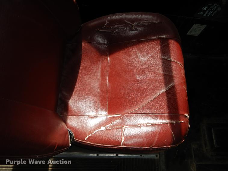 image for item DE1692 2000 Chevrolet C7H064 Blue Bird school bus