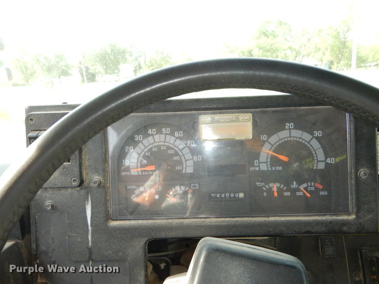 image for item DE1692 2000 Chevrolet C7H064 Blue Bird school bus