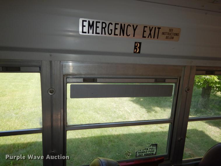 image for item DE1692 2000 Chevrolet C7H064 Blue Bird school bus