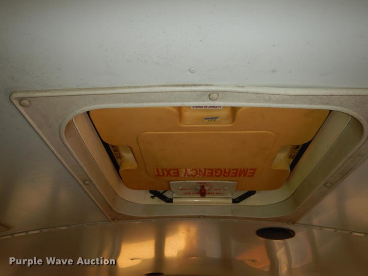 image for item DE1692 2000 Chevrolet C7H064 Blue Bird school bus