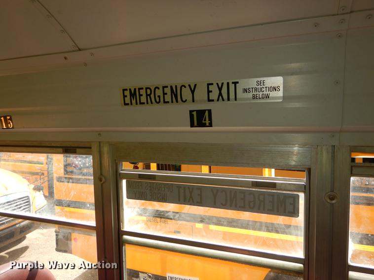 image for item DE1692 2000 Chevrolet C7H064 Blue Bird school bus