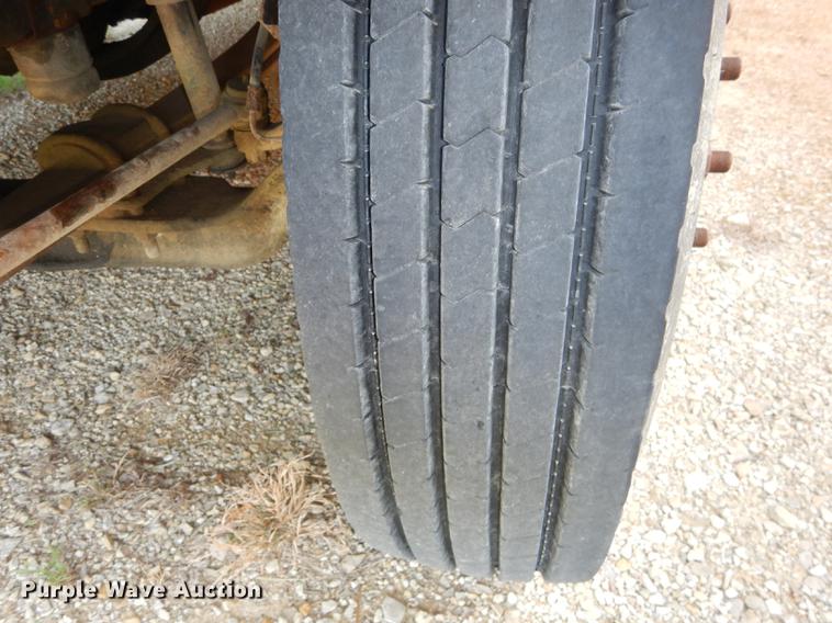 image for item DE1692 2000 Chevrolet C7H064 Blue Bird school bus