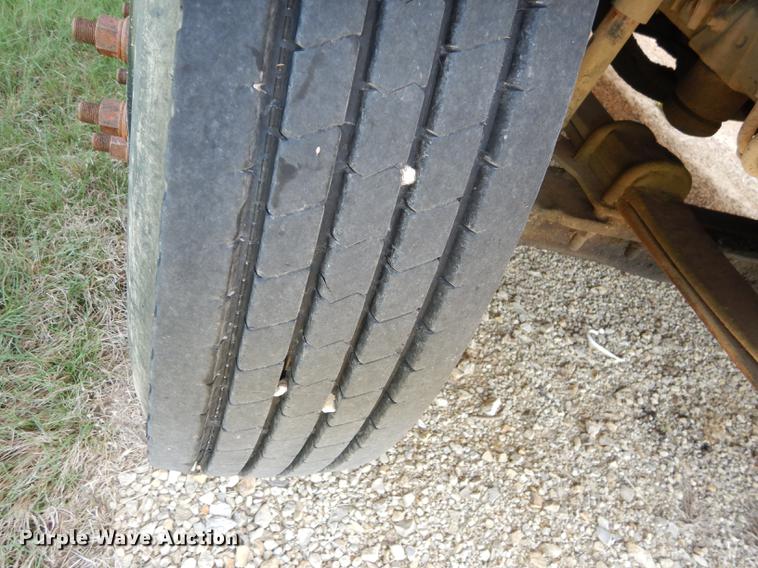 image for item DE1692 2000 Chevrolet C7H064 Blue Bird school bus