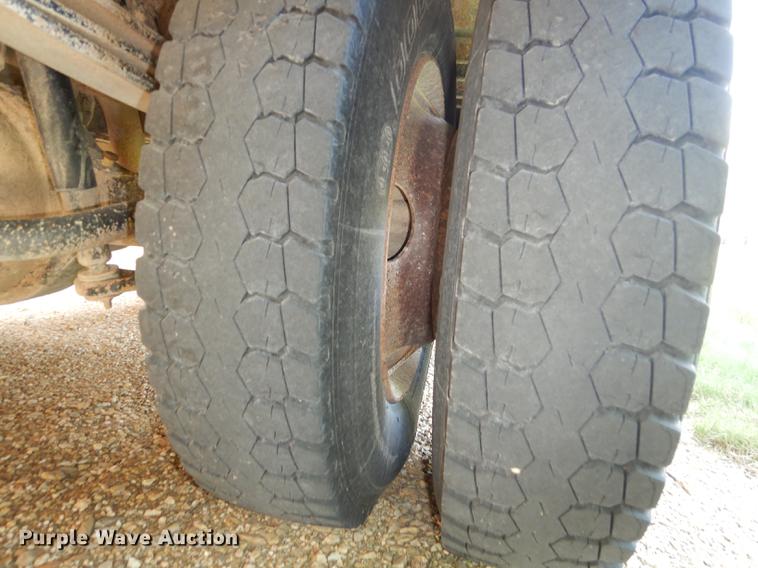 image for item DE1692 2000 Chevrolet C7H064 Blue Bird school bus