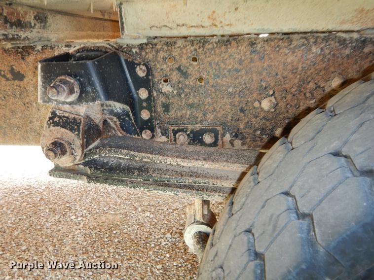 image for item DE1692 2000 Chevrolet C7H064 Blue Bird school bus