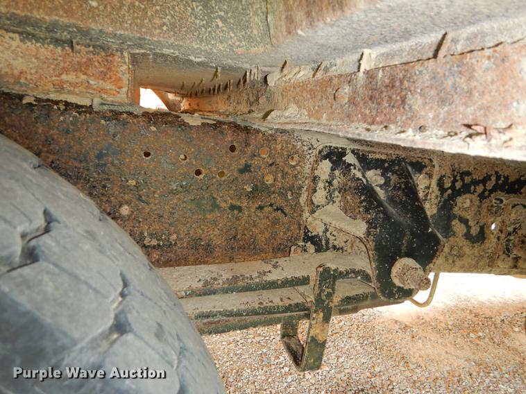 image for item DE1692 2000 Chevrolet C7H064 Blue Bird school bus