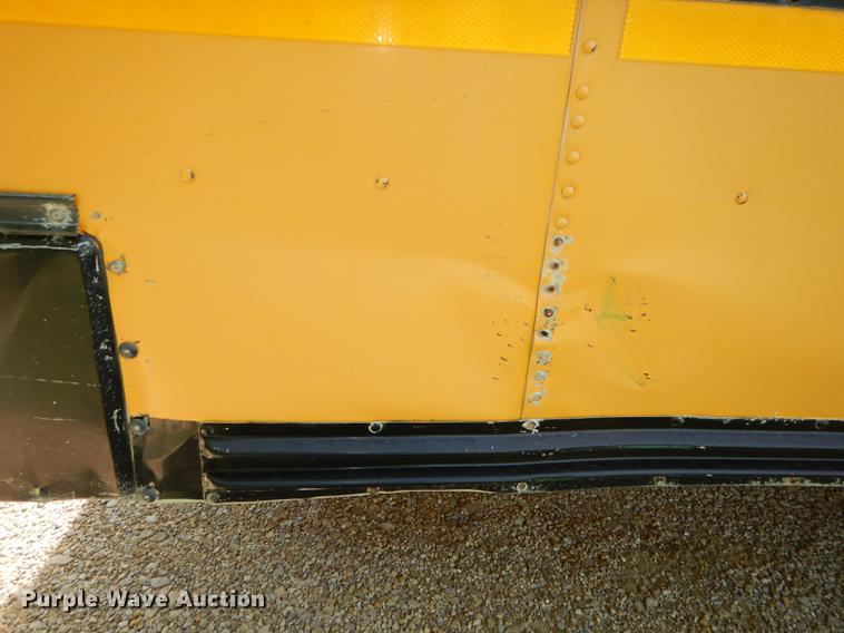 image for item DE1692 2000 Chevrolet C7H064 Blue Bird school bus