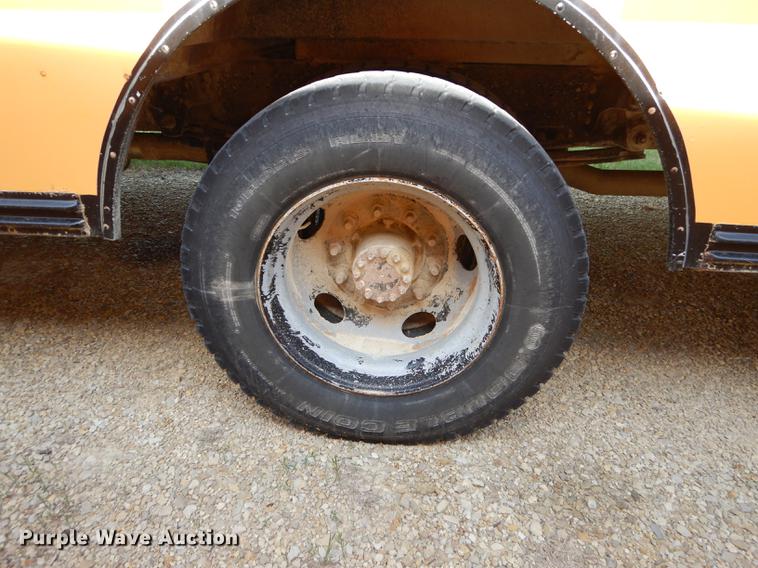 image for item DE1692 2000 Chevrolet C7H064 Blue Bird school bus