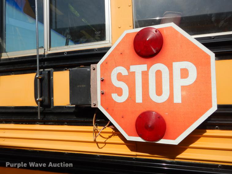 image for item DE1692 2000 Chevrolet C7H064 Blue Bird school bus