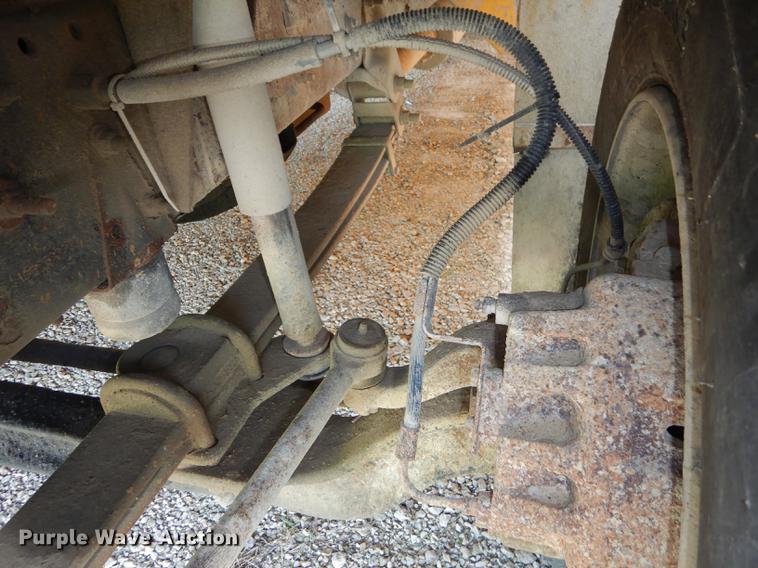 image for item DE1692 2000 Chevrolet C7H064 Blue Bird school bus