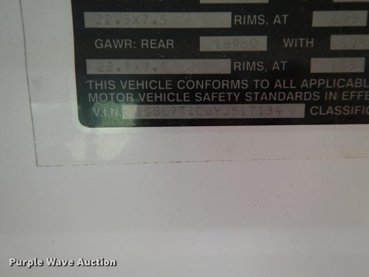 image for item DE1692 2000 Chevrolet C7H064 Blue Bird school bus