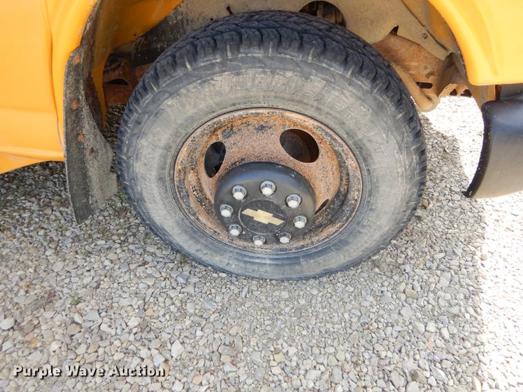 image for item DE1693 2002 Chevrolet Express 3500 micro Blue Bird school bus