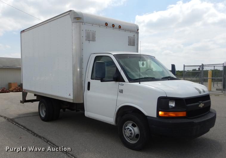 image for item DE1703 2008 Chevrolet Express 3500 Cargo box truck